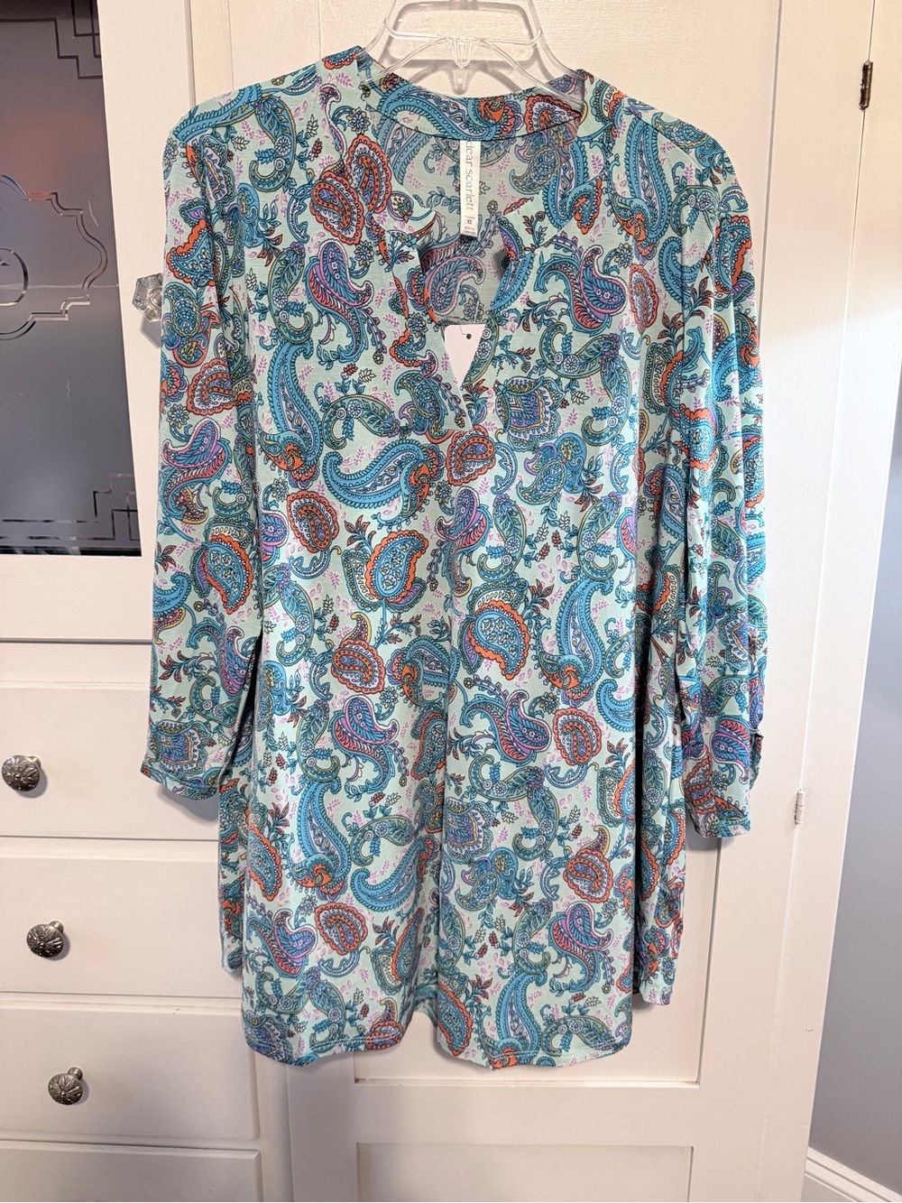 Dear Scarlett Light Aqua Paisley V-Neck Tunic Top - Picture 4 of 10